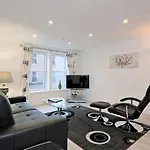 Town And Country Chapel Street Apartments